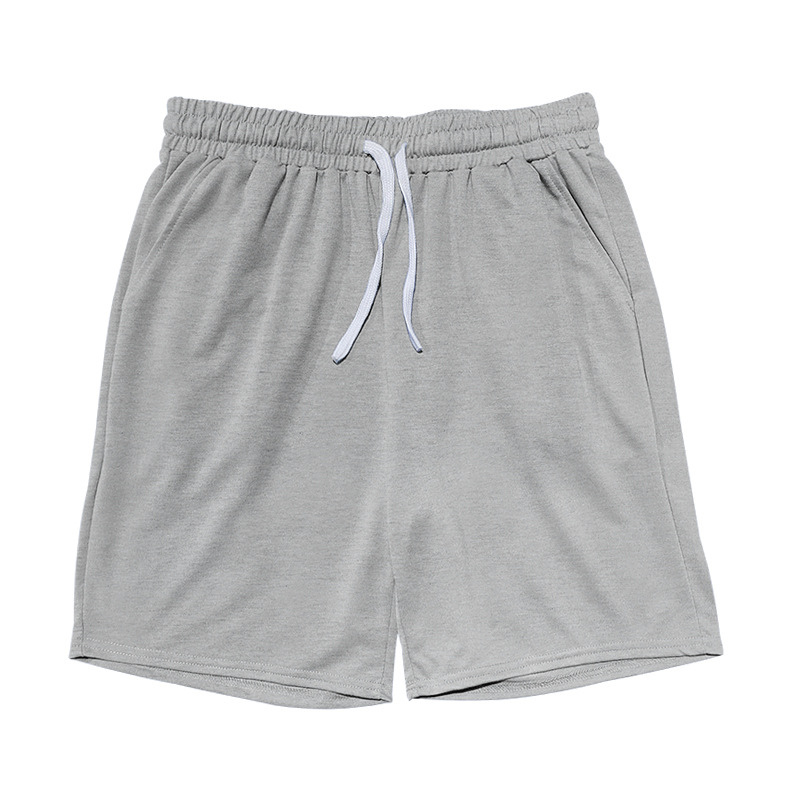 グレーのハーフパンツ（正面）