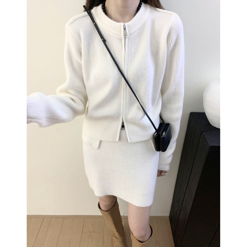 セットアップとブーツを合わせた冬コーデ