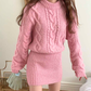 ピンクのケーブル編みニットワンピースで可愛げたっぷりなデートコーデ｜彼氏ウケ抜群
