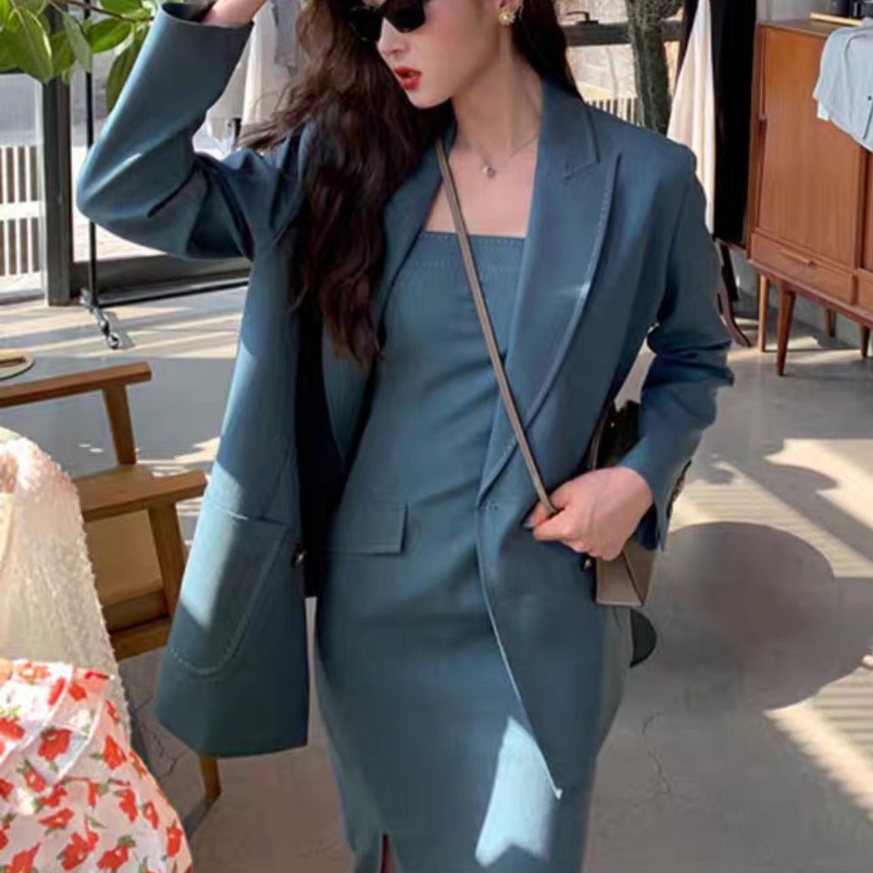 ジャケット×キャミワンピースの上品カフェデートコーデ